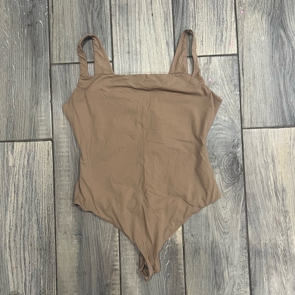 SKIMS Tops - SKIMS Tan Women's Bodysuit Size XL EUC Brown Color Perfect Condition